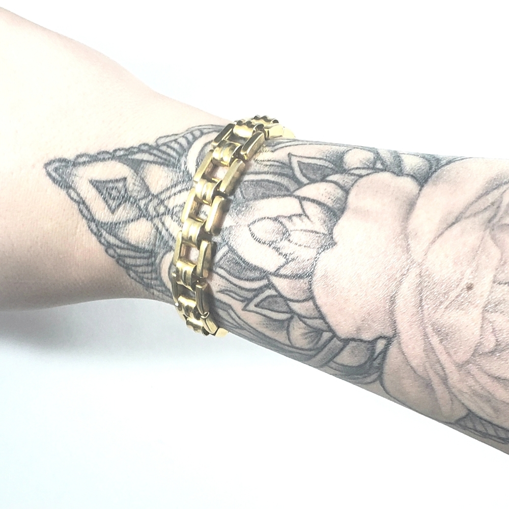 Vintage signed Napier gold toned 7" bracelet